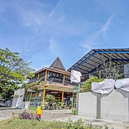 Oyo 90943 Mochi 88 Homestay Probolinggo Ngoại thất bức ảnh