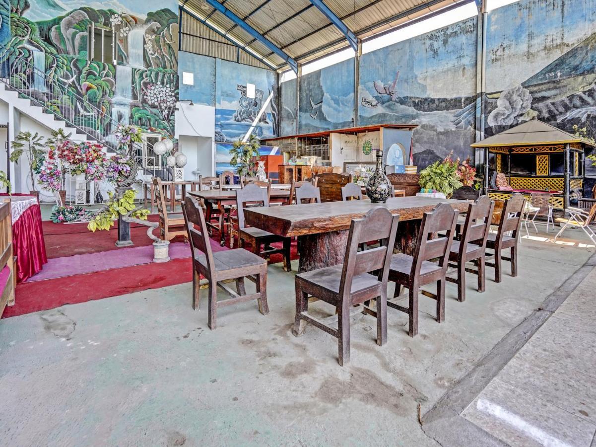 Oyo 90943 Mochi 88 Homestay Probolinggo Ngoại thất bức ảnh