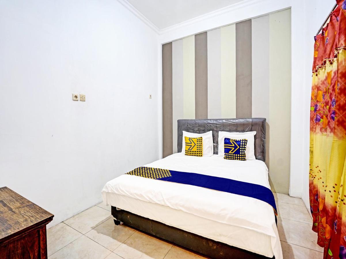 Oyo 90943 Mochi 88 Homestay Probolinggo Ngoại thất bức ảnh