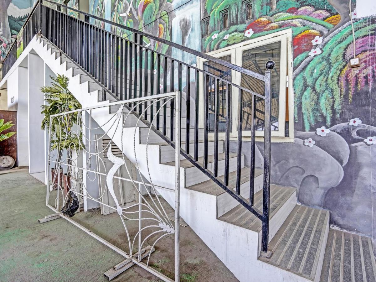 Oyo 90943 Mochi 88 Homestay Probolinggo Ngoại thất bức ảnh