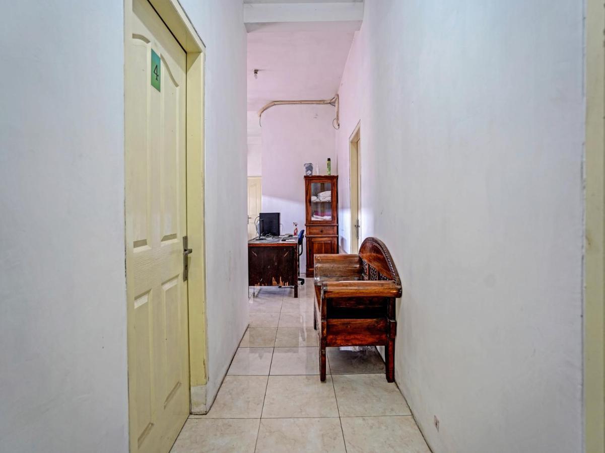 Oyo 90943 Mochi 88 Homestay Probolinggo Ngoại thất bức ảnh